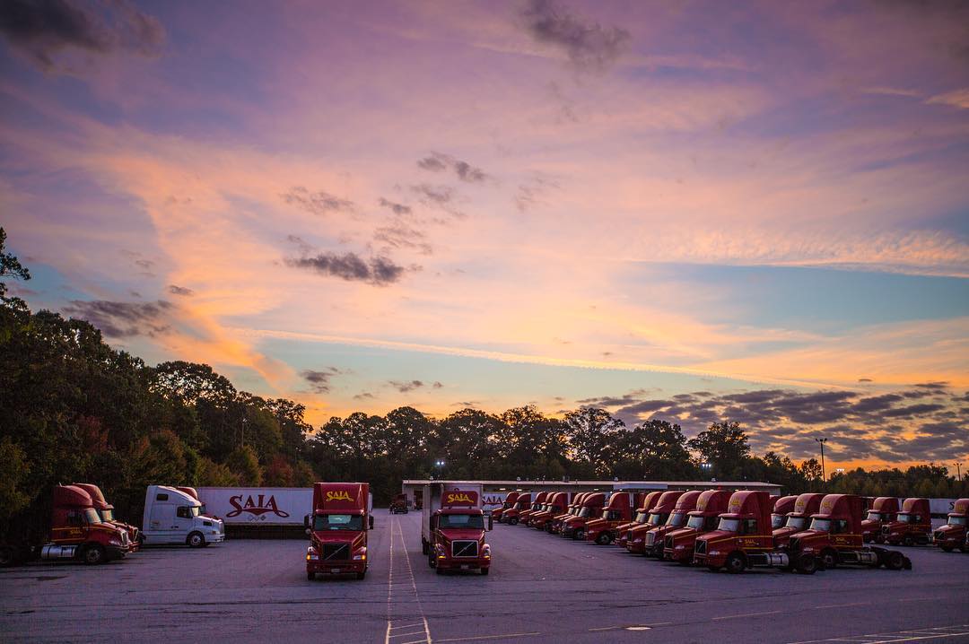 We were hanging out with our friends with @vantagepointmarketing and @saialtlfreight, started our day with this beautiful sunrise! #canon #5dmarkiii